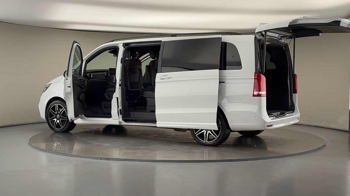 Used Mercedes-Benz V-Class 2022 for sale - 75937807: Photo 48