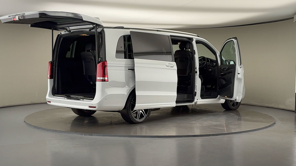 Used Mercedes-Benz V-Class 2022 for sale - 75937807: Photo 61