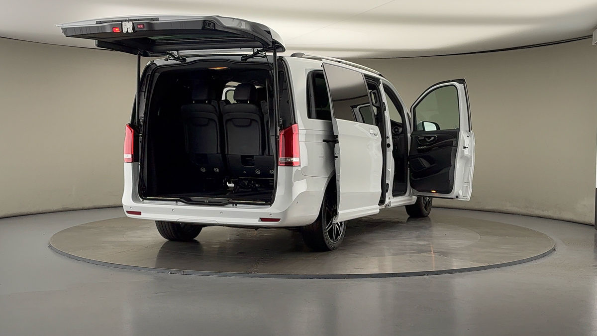 Used Mercedes-Benz V-Class 2022 for sale - 75937807: Photo 62