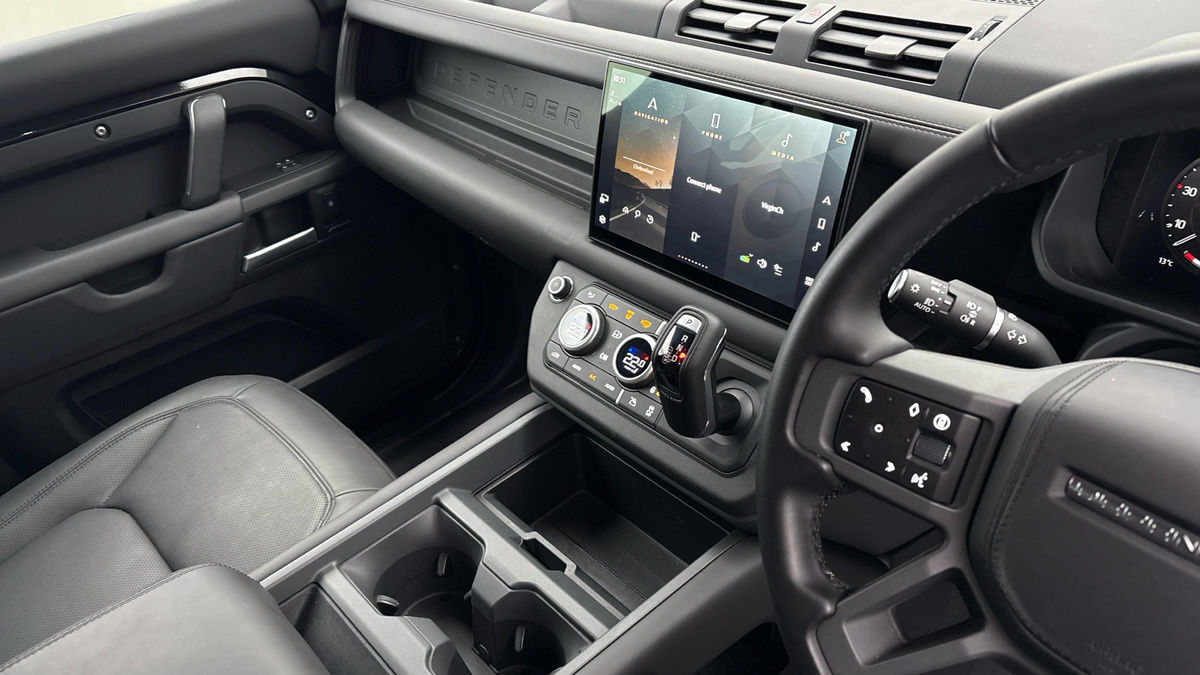 Used Land Rover Defender 2025 for sale - 77201057: Photo 18