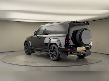 Used Land Rover Defender 2025 for sale - 77201057: Photo