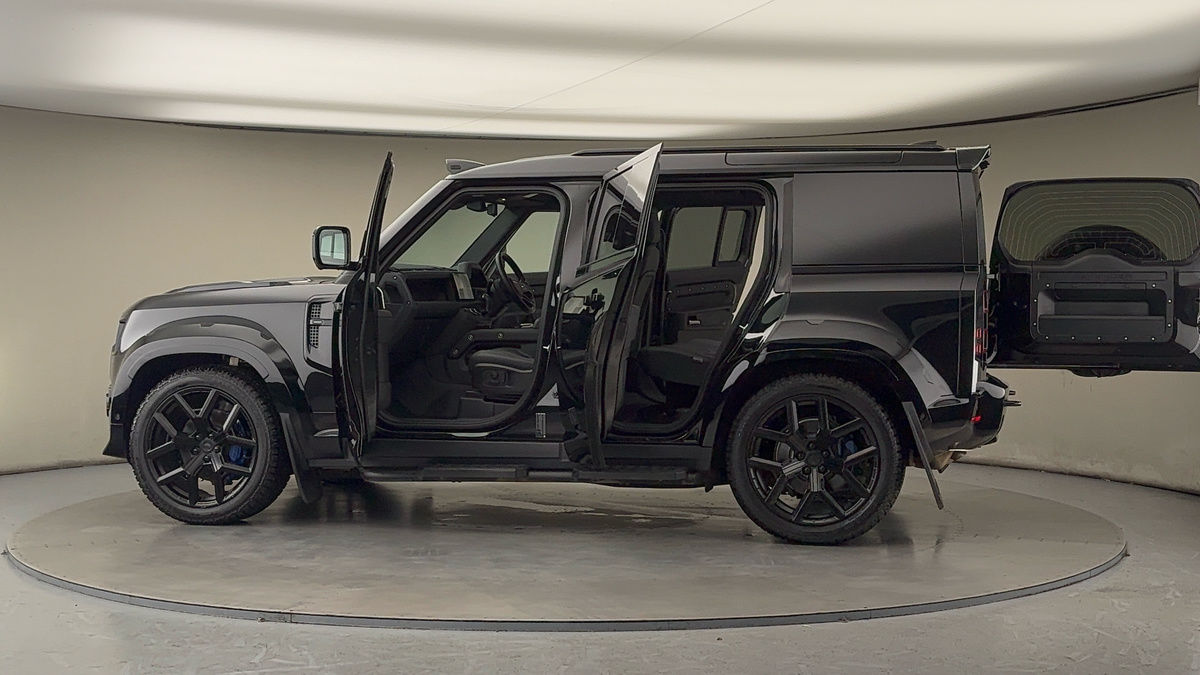 Used Land Rover Defender 2025 for sale - 77201057: Photo 50