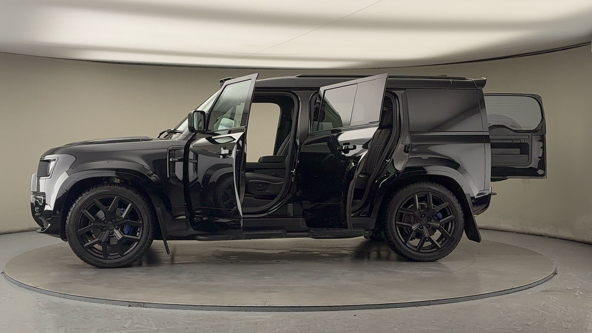 Used Land Rover Defender 2025 for sale - 77201057: Photo 51