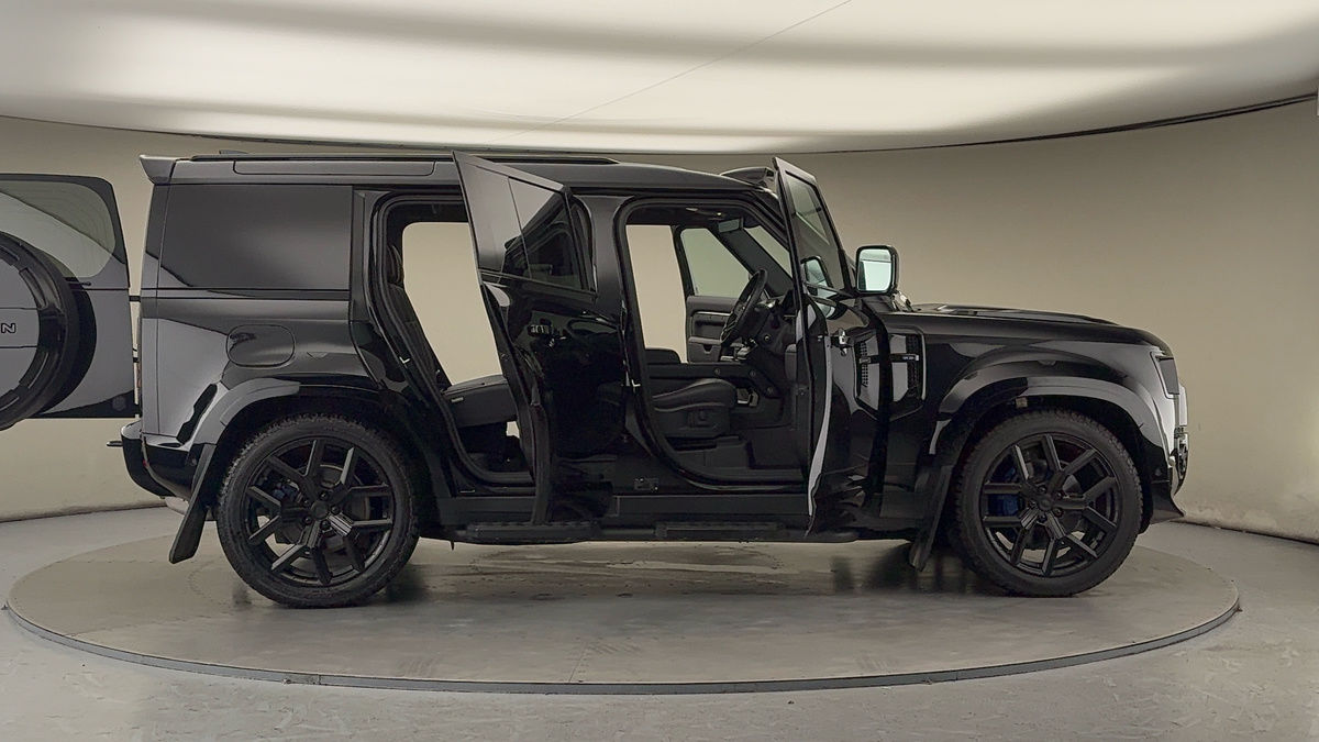 Used Land Rover Defender 2025 for sale - 77201057: Photo 60