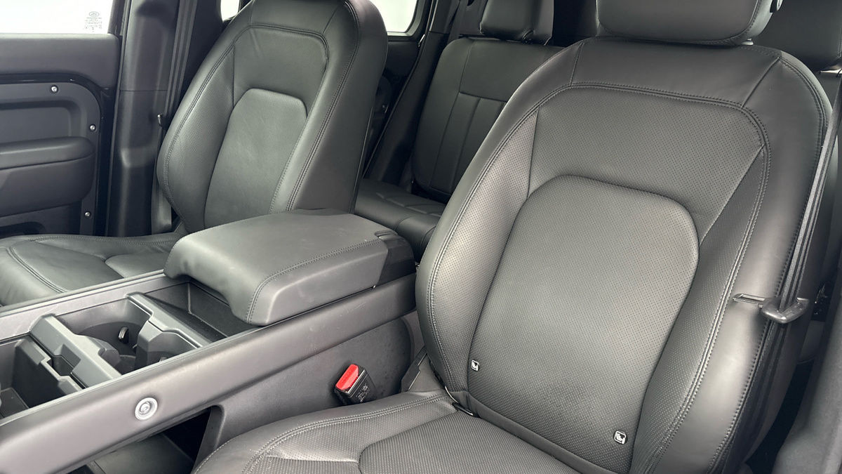 Used Land Rover Defender 2025 for sale - 77201057: Photo 7