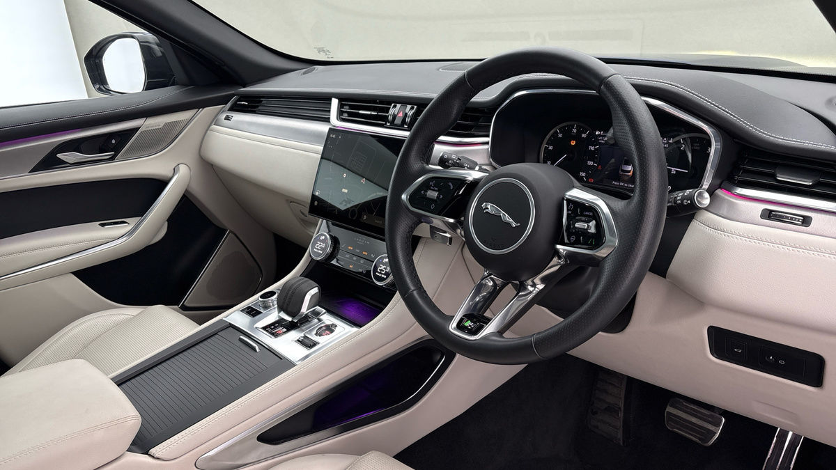 Used Jaguar F-Pace 2023 for sale - 77395062: Photo 5