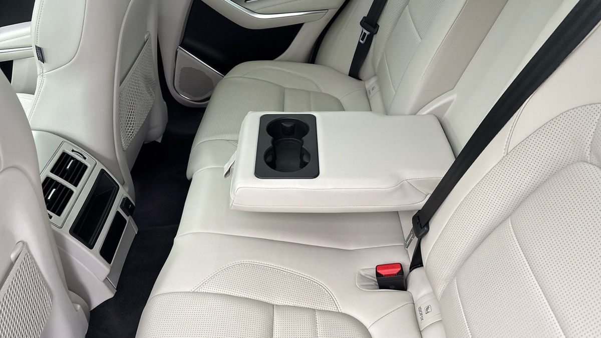 Used Jaguar F-Pace 2023 for sale - 77395062: Photo 9