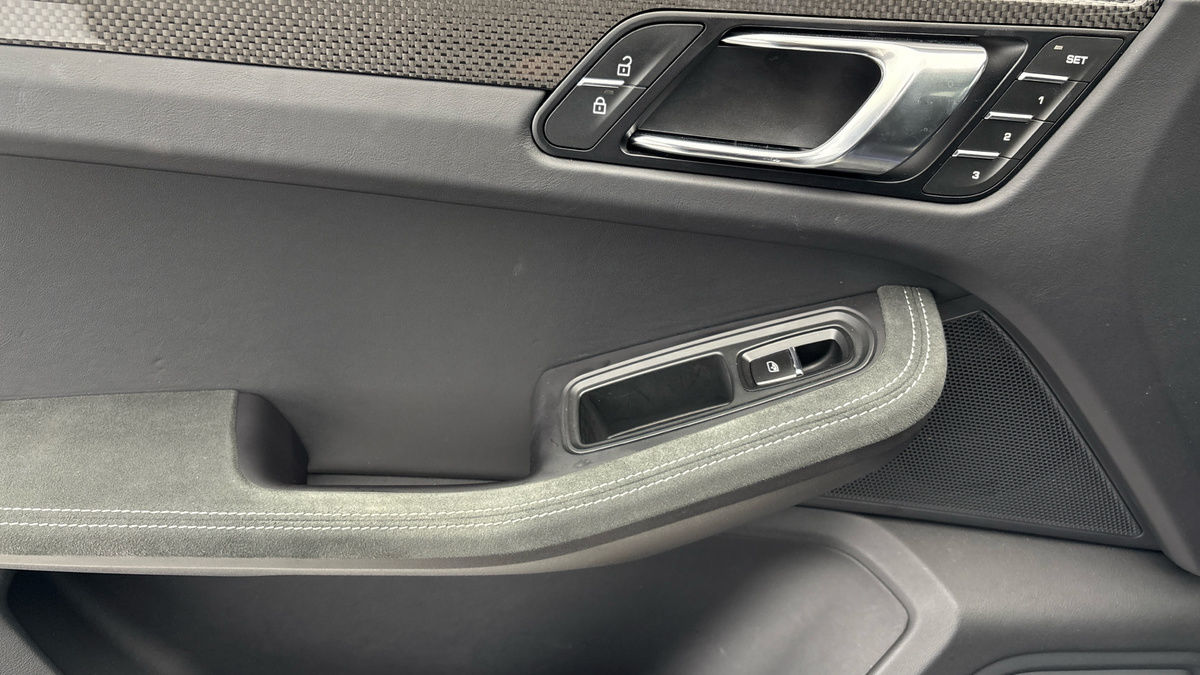 Used Porsche Macan 2024 for sale - 77548008: Photo 19