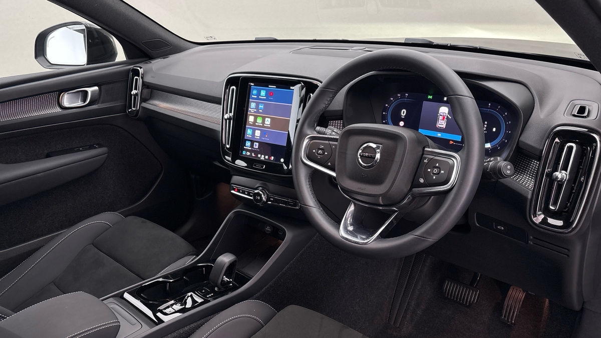 Used Volvo XC40 2025 for sale - 77154153: Photo 5