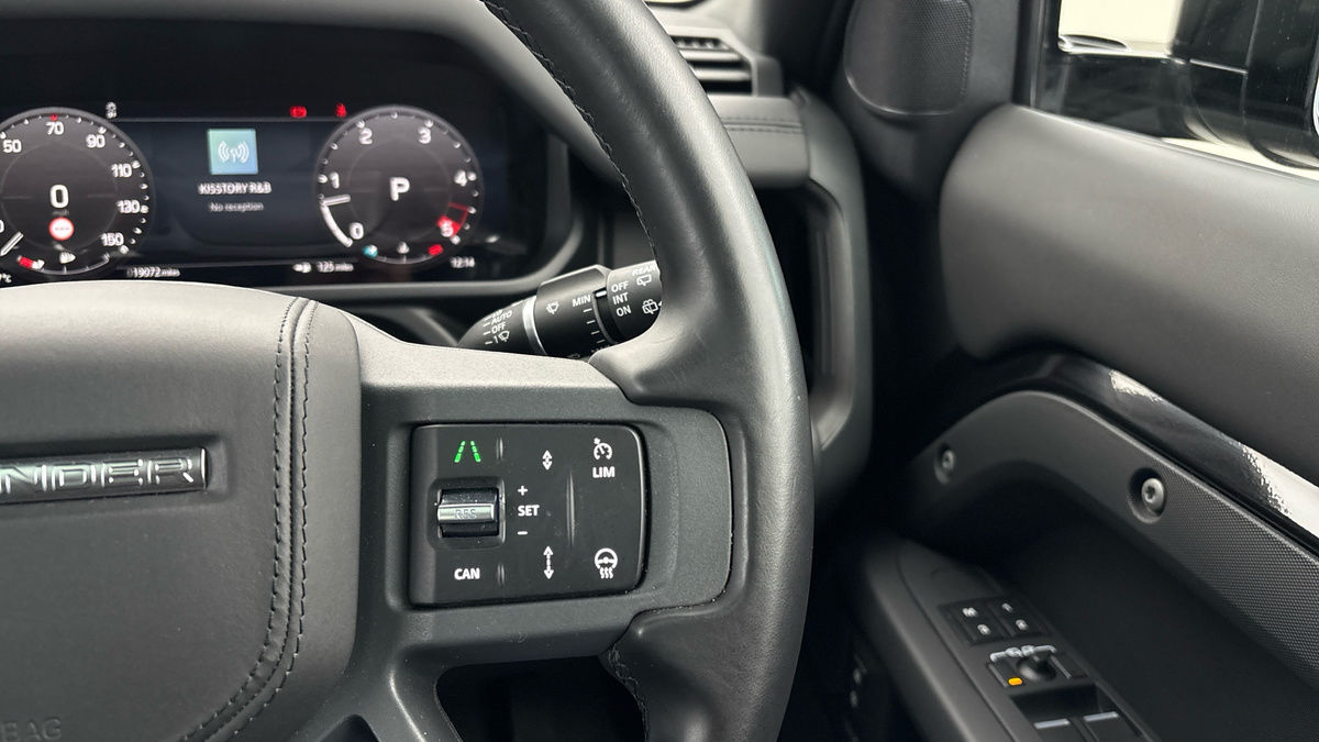 Used Land Rover Defender 90 2024 for sale - 76323903: Photo 14