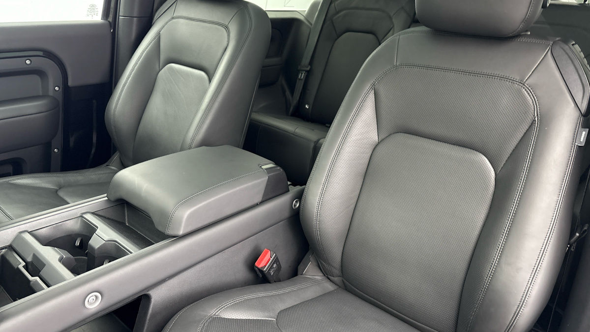 Used Land Rover Defender 90 2024 for sale - 76323903: Photo 20