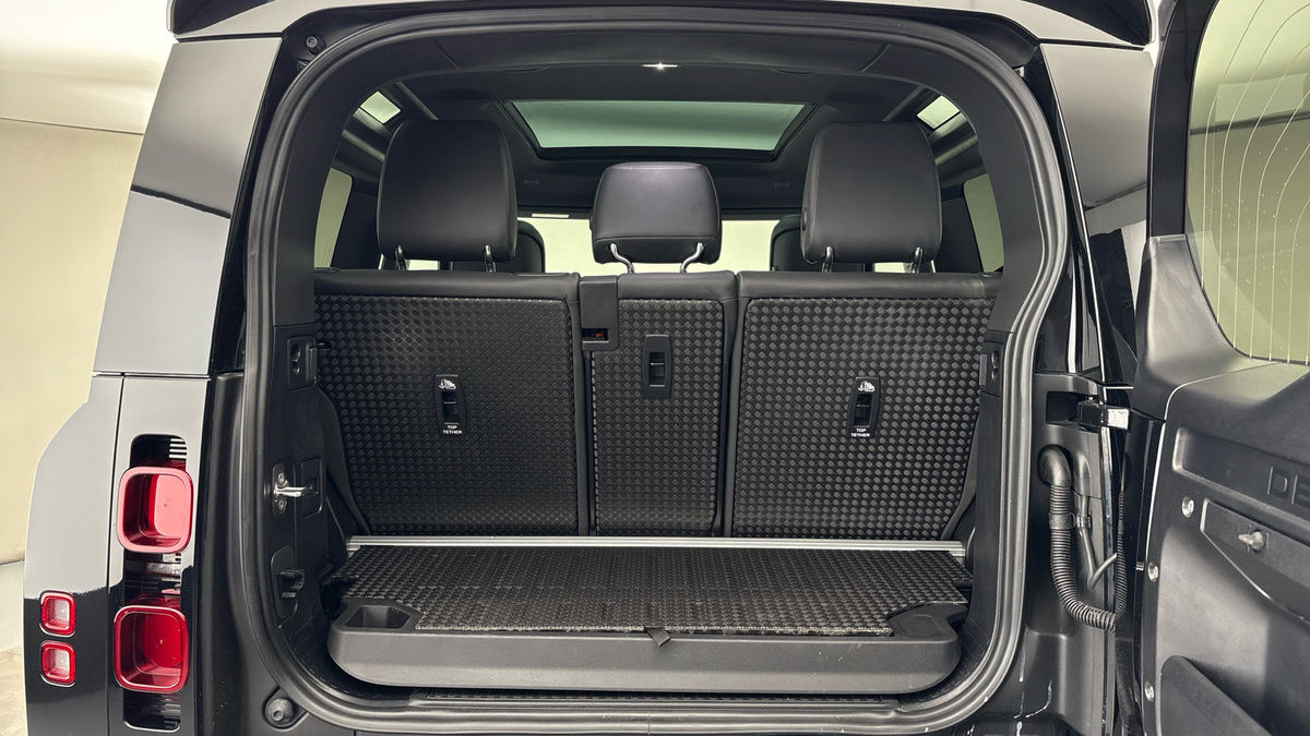 Used Land Rover Defender 90 2024 for sale - 76323903: Photo 28