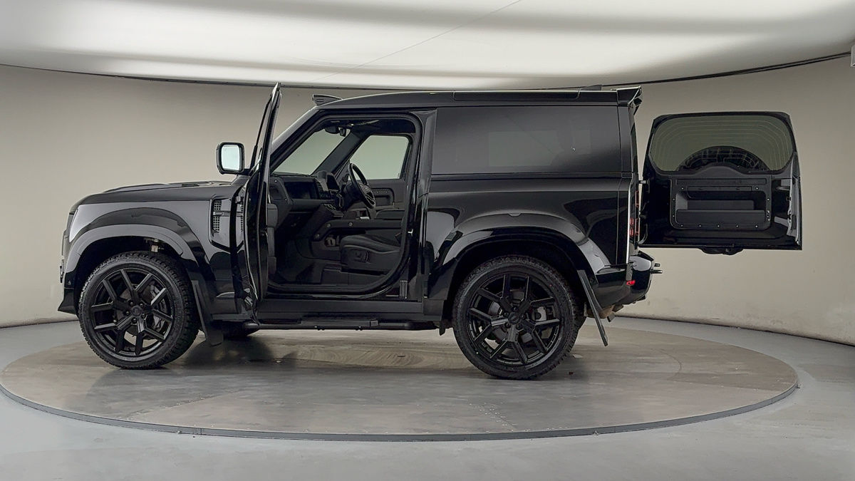 Used Land Rover Defender 90 2024 for sale - 76323903: Photo 52