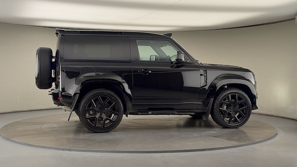 Used Land Rover Defender 90 2024 for sale - 76323903: Photo 90