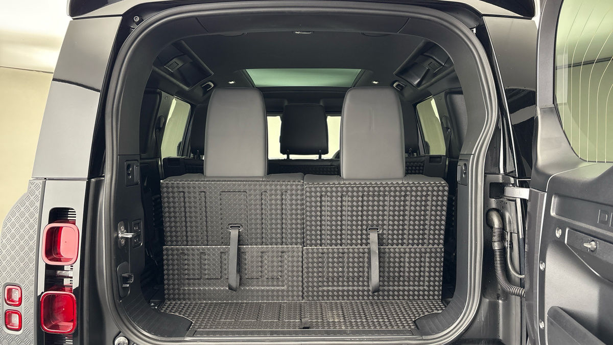 Used Land Rover Defender 2024 for sale - 77953689: Photo 11