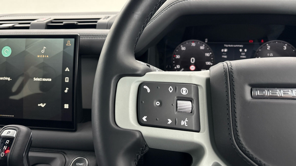 Used Land Rover Defender 2024 for sale - 77953689: Photo 13