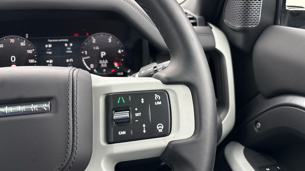 Used Land Rover Defender 2024 for sale - 77953689: Photo 14