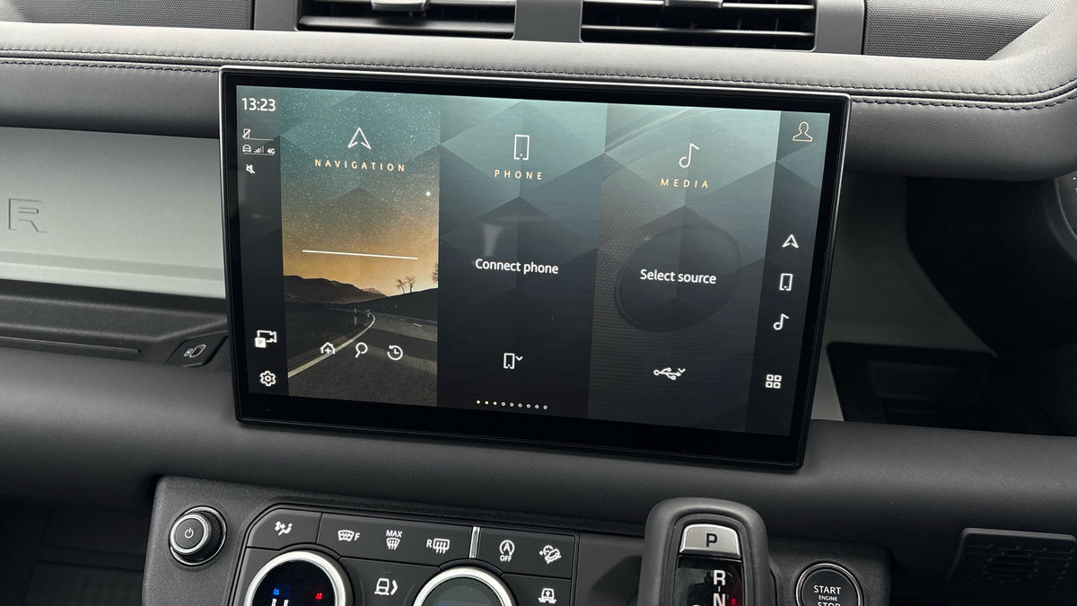 Used Land Rover Defender 2024 for sale - 77953689: Photo 17