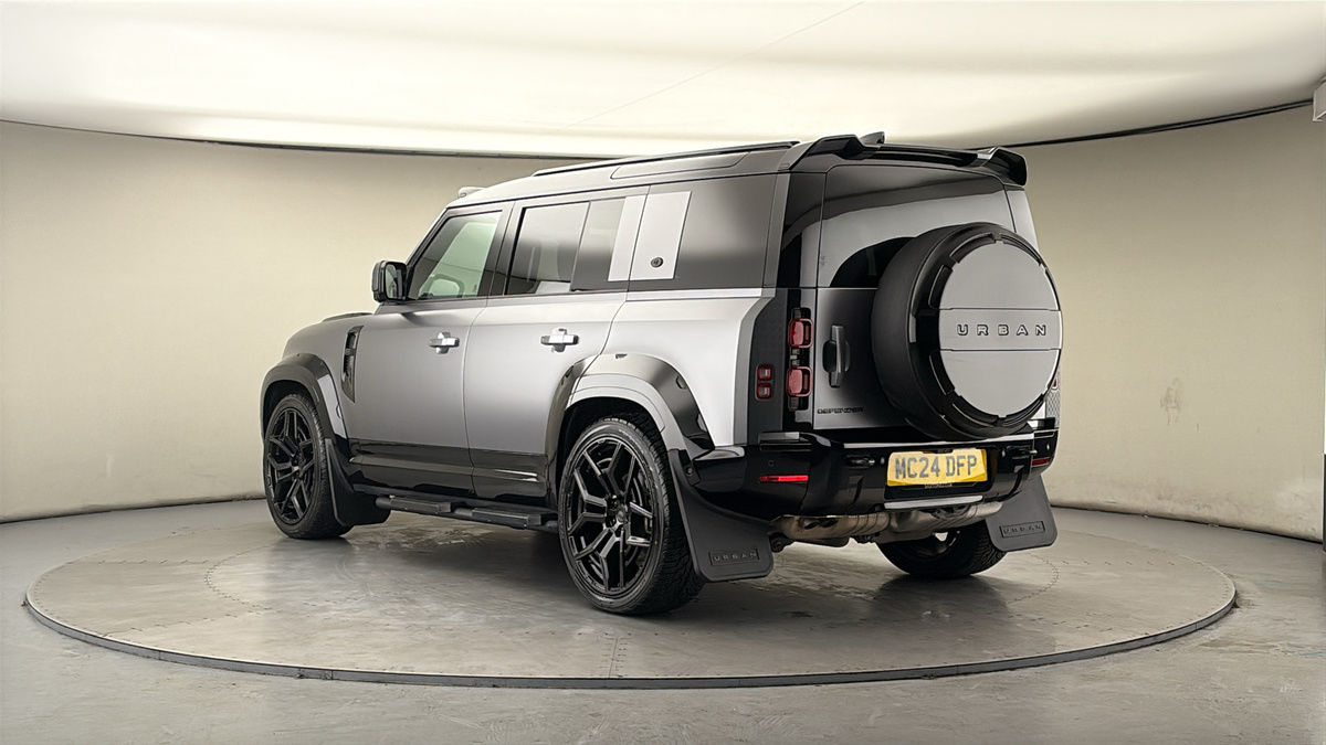 Used Land Rover Defender 2024 for sale - 77953689: Photo 2