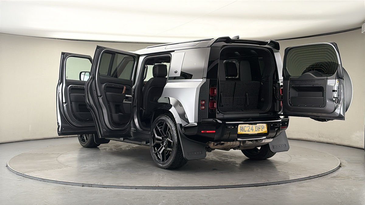 Used Land Rover Defender 2024 for sale - 77953689: Photo 23