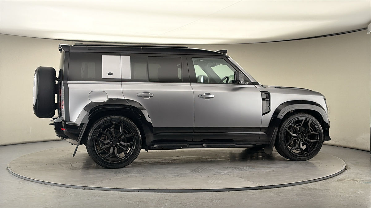 Used Land Rover Defender 2024 for sale - 77953689: Photo 44