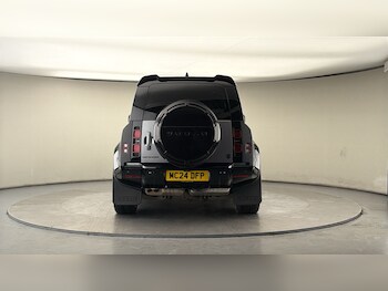 Used Land Rover Defender 2024 for sale - 77953689: Photo