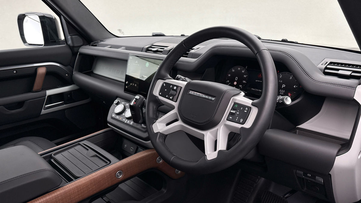 Used Land Rover Defender 2024 for sale - 77953689: Photo 5