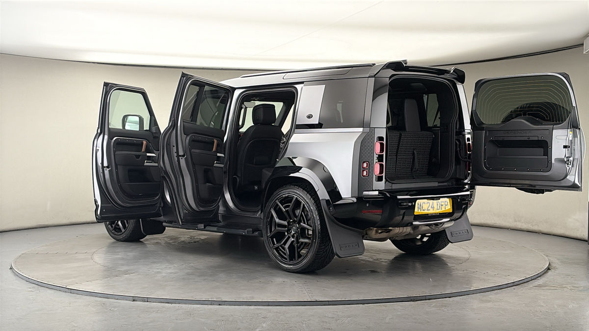 Used Land Rover Defender 2024 for sale - 77953689: Photo 50