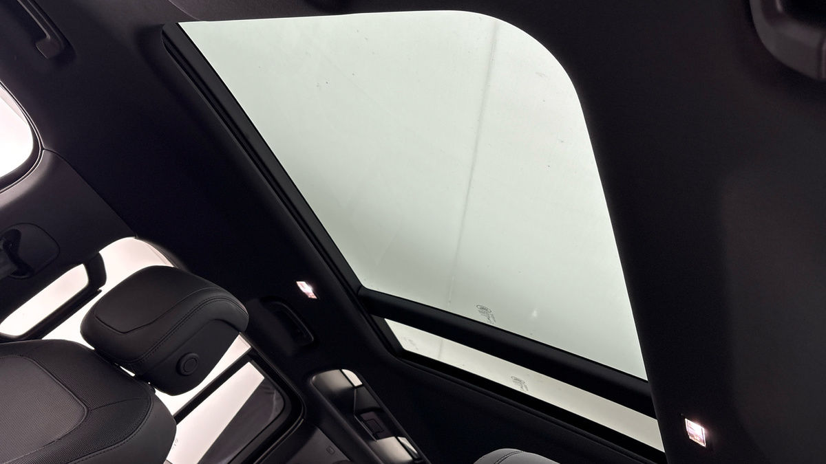 Used Land Rover Defender 2024 for sale - 77953689: Photo 6