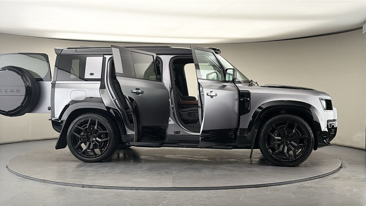 Used Land Rover Defender 2024 for sale - 77953689: Photo 62