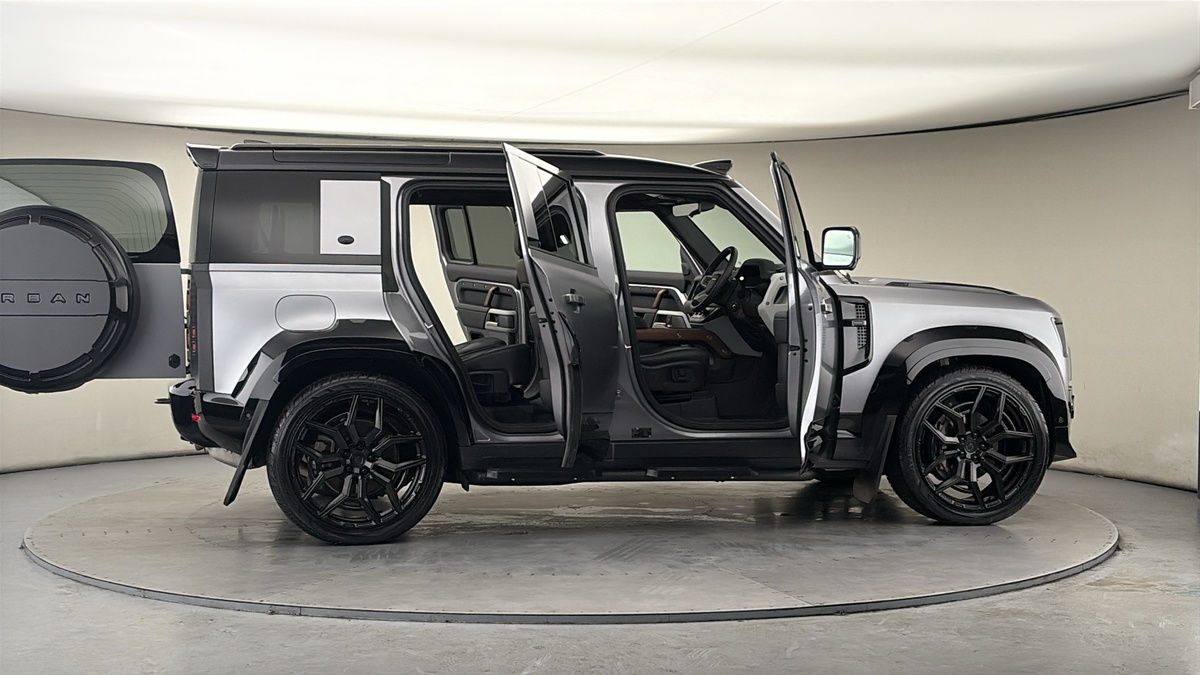 Used Land Rover Defender 2024 for sale - 77953689: Photo 63