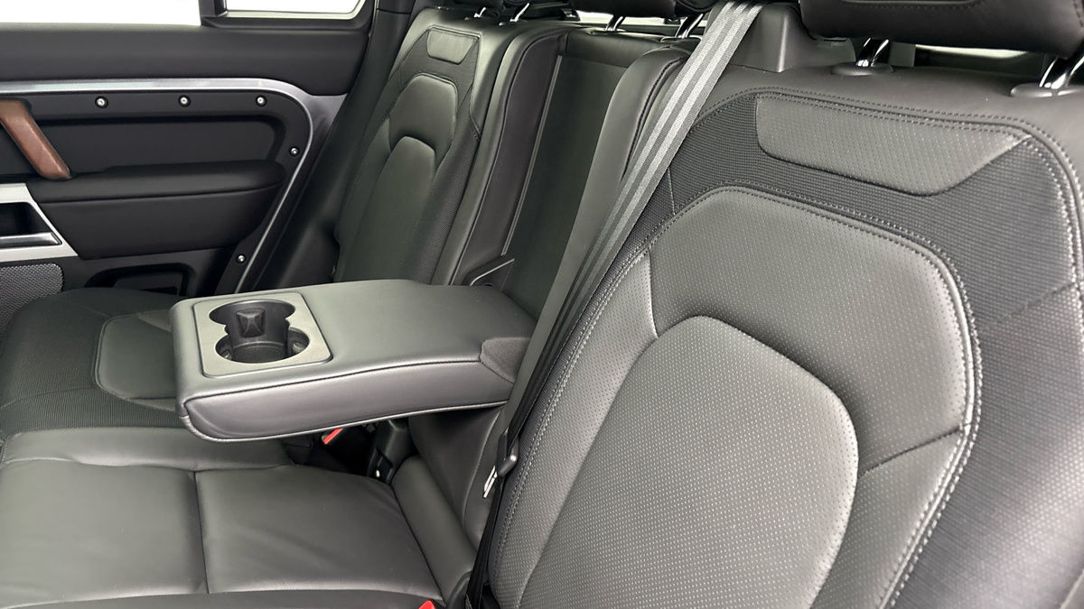 Used Land Rover Defender 2024 for sale - 77953689: Photo 9