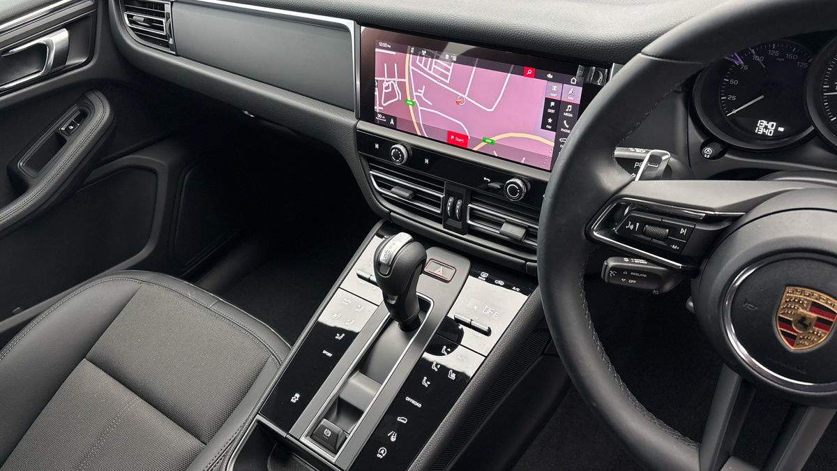 Used Porsche Macan 2024 for sale - 76655651: Photo 18