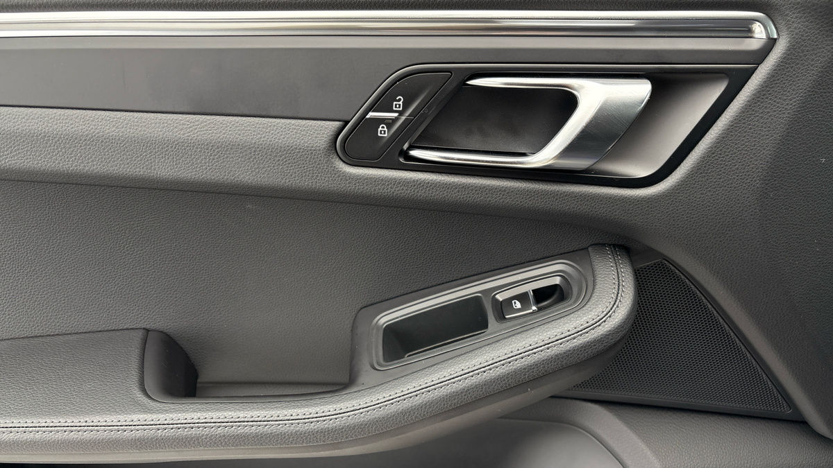 Used Porsche Macan 2024 for sale - 76655651: Photo 19