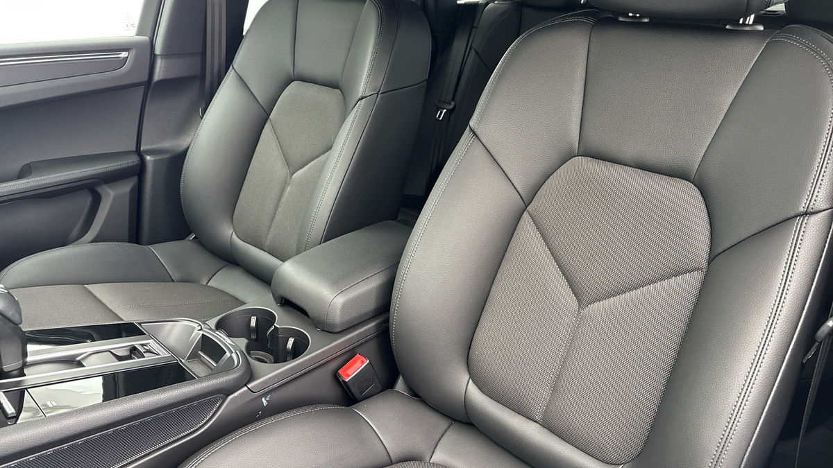 Used Porsche Macan 2024 for sale - 76655651: Photo 7