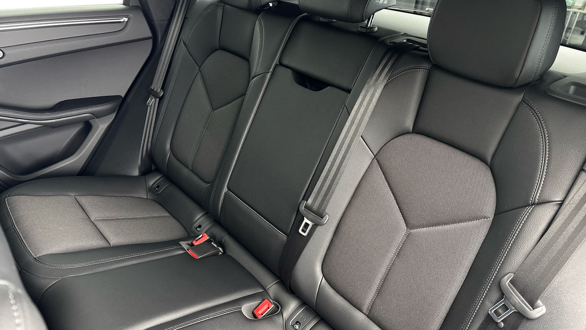 Used Porsche Macan 2024 for sale - 76655651: Photo 8