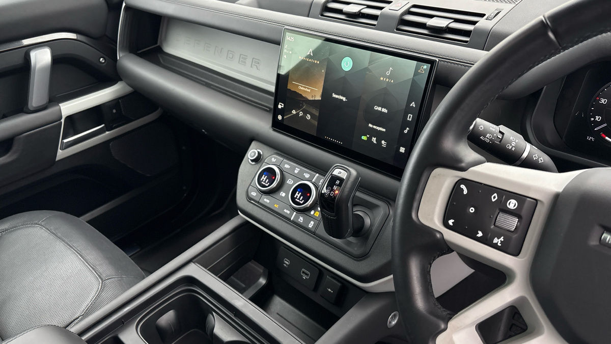 Used Land Rover Defender 90 2024 for sale - 77189036: Photo 18