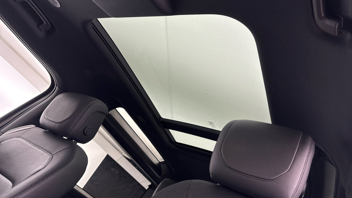 Used Land Rover Defender 90 2024 for sale - 77189036: Photo 6