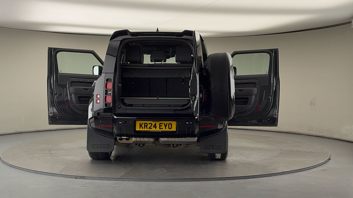 Used Land Rover Defender 90 2024 for sale - 77189036: Photo 64