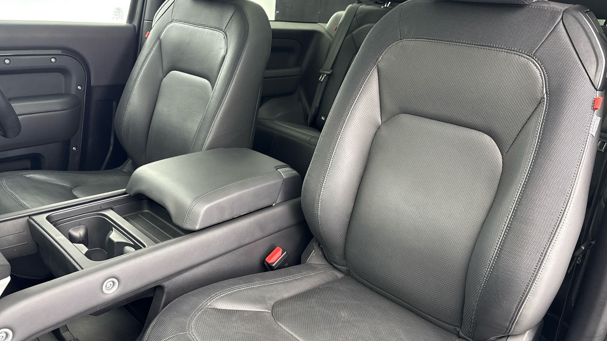 Used Land Rover Defender 90 2024 for sale - 77189036: Photo 7