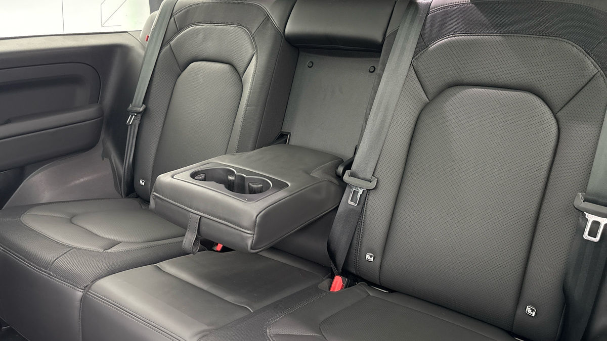 Used Land Rover Defender 90 2024 for sale - 77189036: Photo 9