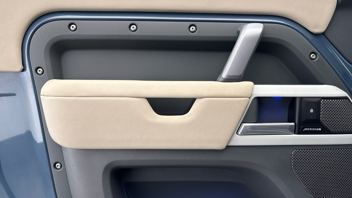 Used Land Rover Defender 90 2024 for sale - 77342431: Photo 19