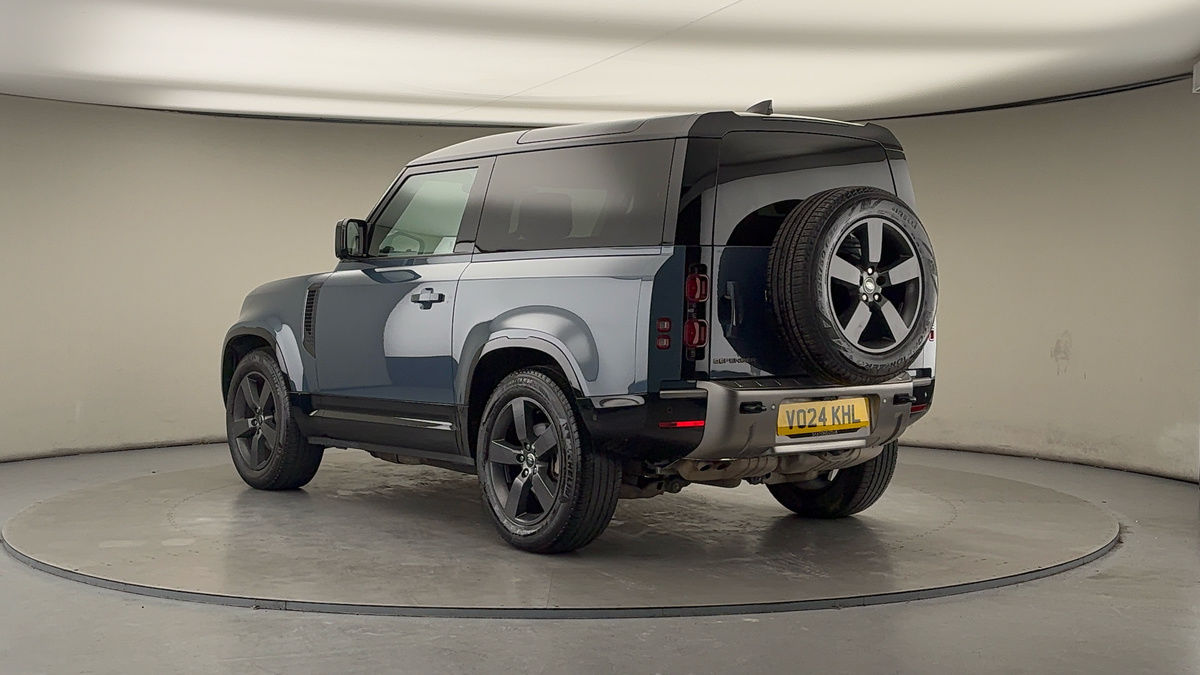 Used Land Rover Defender 90 2024 for sale - 77342431: Photo 2