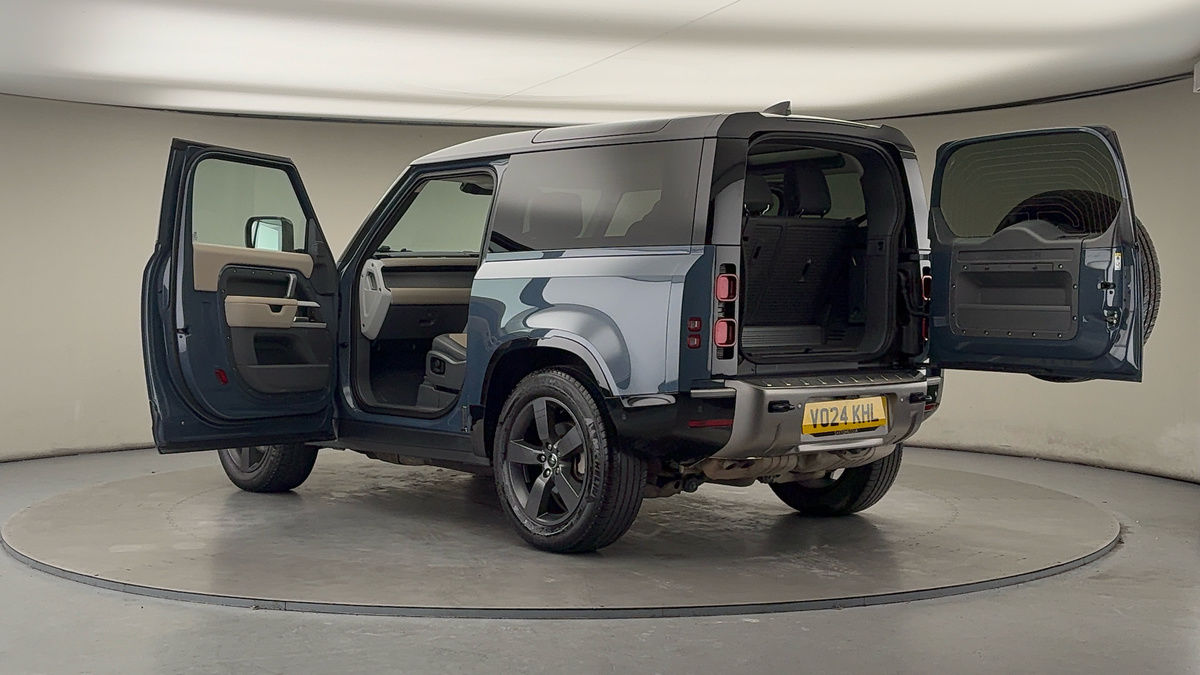 Used Land Rover Defender 90 2024 for sale - 77342431: Photo 44