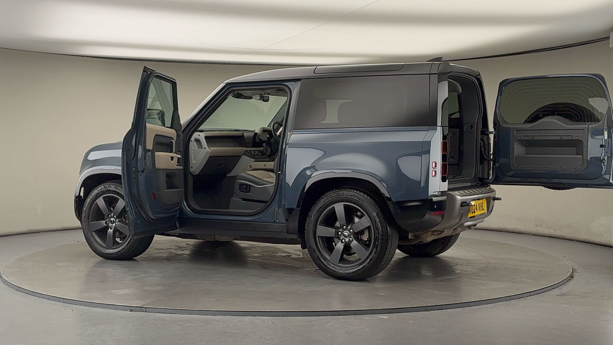 Used Land Rover Defender 90 2024 for sale - 77342431: Photo 45