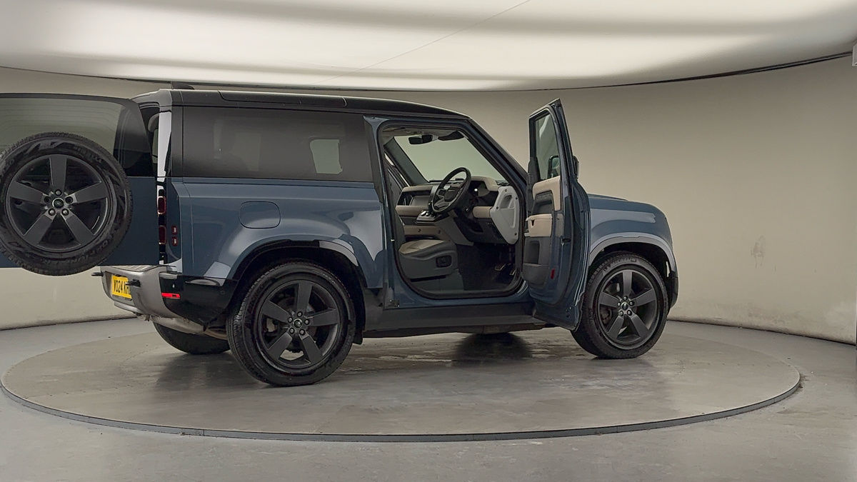 Used Land Rover Defender 90 2024 for sale - 77342431: Photo 57