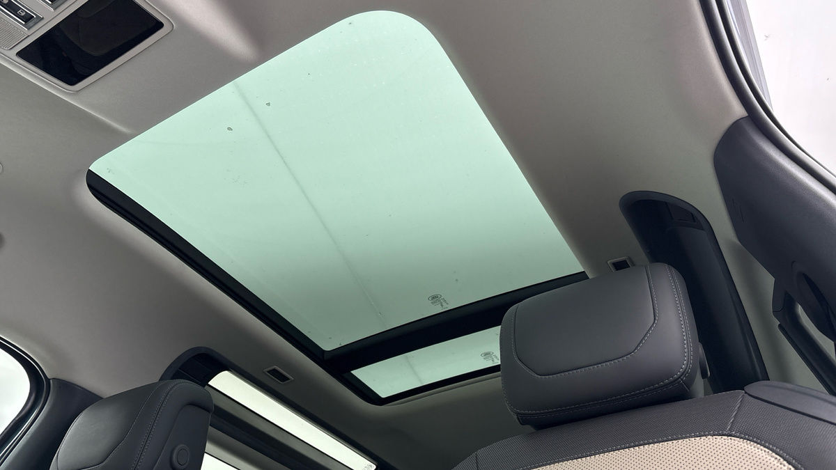 Used Land Rover Defender 90 2024 for sale - 77342431: Photo 6