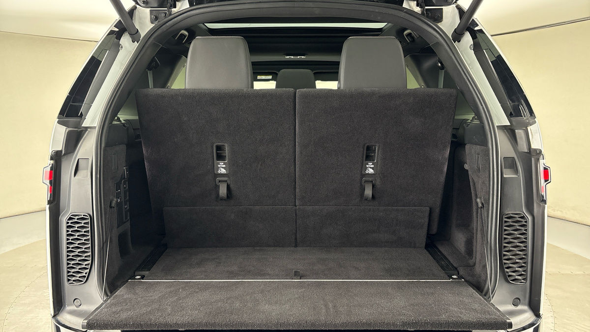 Used Land Rover Discovery 2021 for sale - 76357228: Photo 11