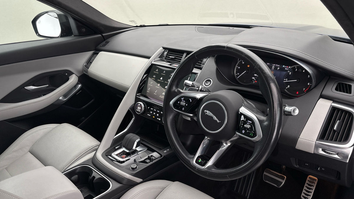 Used Jaguar E-Pace 2021 for sale - 76280815: Photo 5