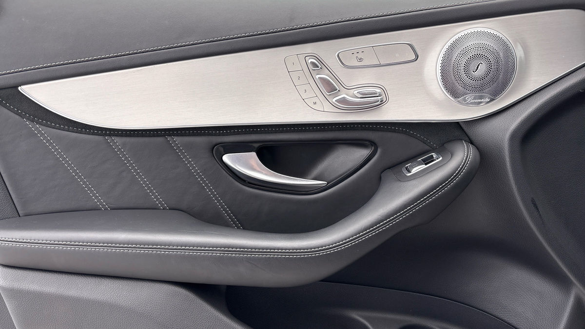 Used Mercedes-Benz GLC 2020 for sale - 76357231: Photo 19